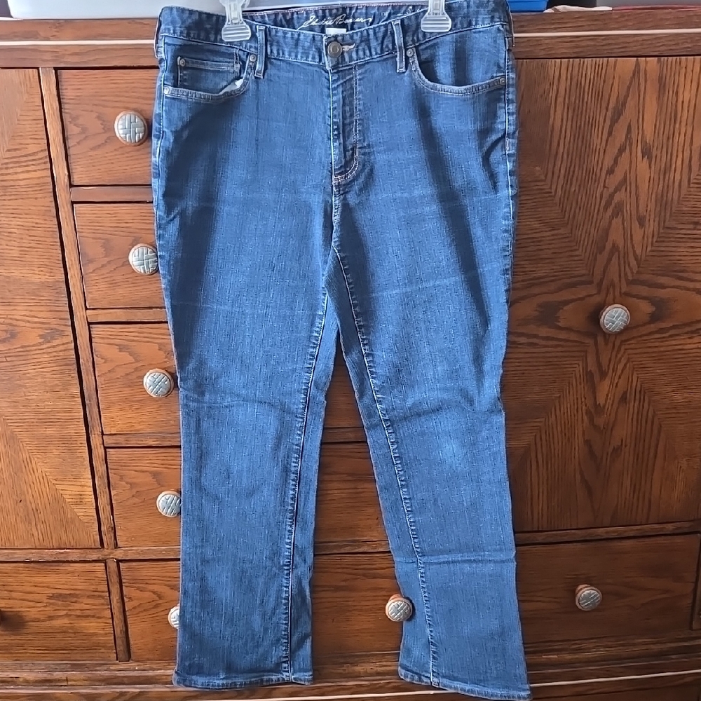 Eddie Bauer blue jeans slighty curvy bootcut, sz 16